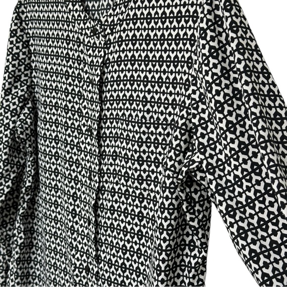 343 - BLACK & WHITE BLOUSE/TOP LARGE - Picture 11 of 15
